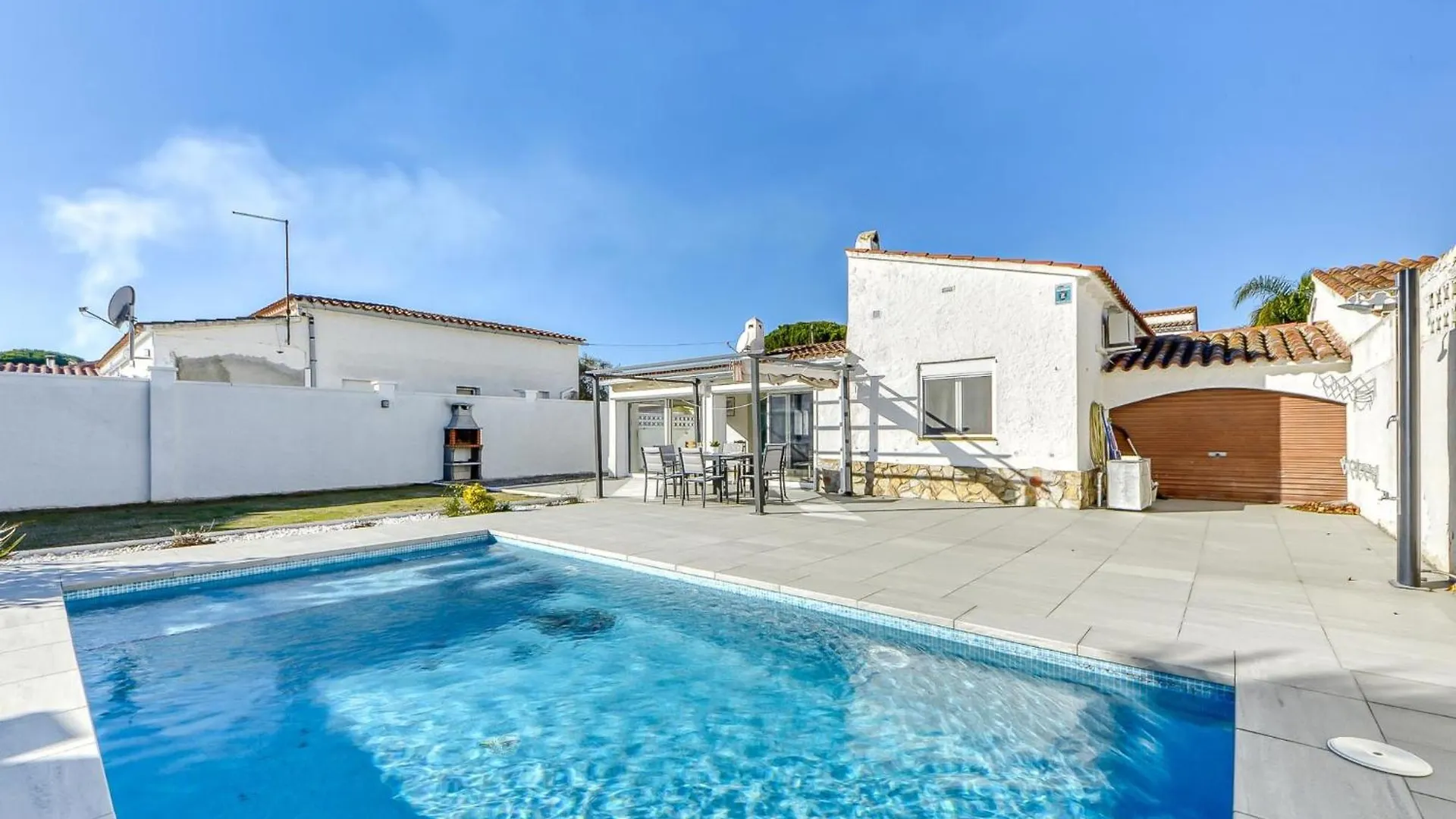 Holiday Home Villa Montgri By Interhome Empuriabrava